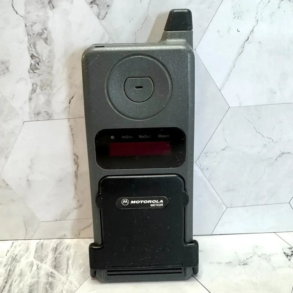 Vintage Motorola Meteor Flip Cell Phone Model 88022 Pocket Phone Not Tested EUC